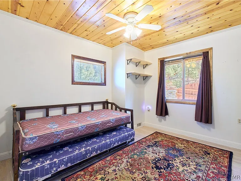 509 Wallace Ln — Photo 38