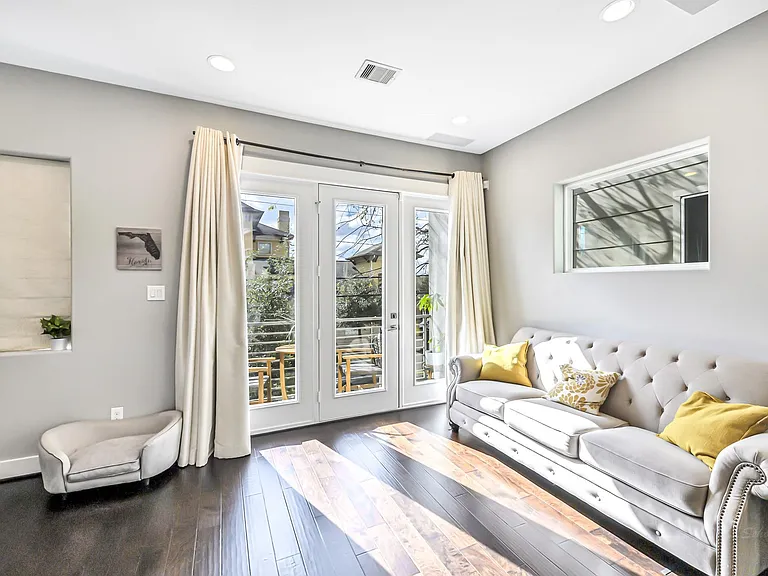 3105 Gillespie St — Photo 17