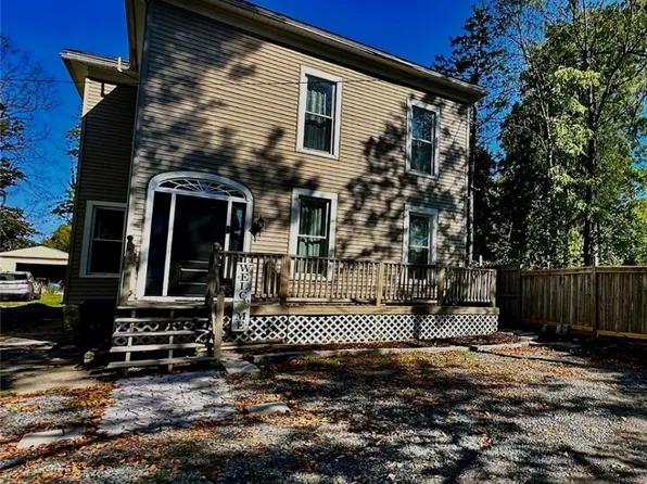 25 Tuxill Sq, Auburn, NY 13021