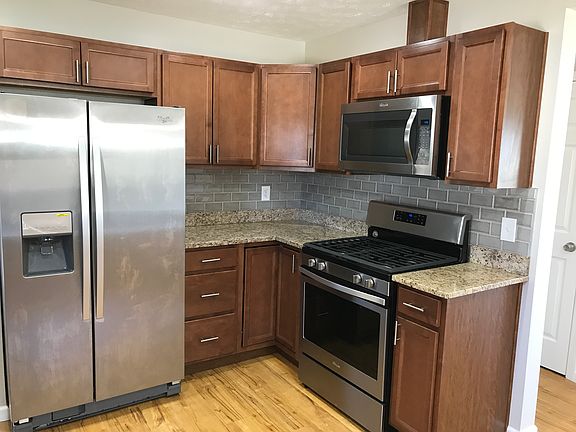 3rd image of 7251 Chateau Dr
