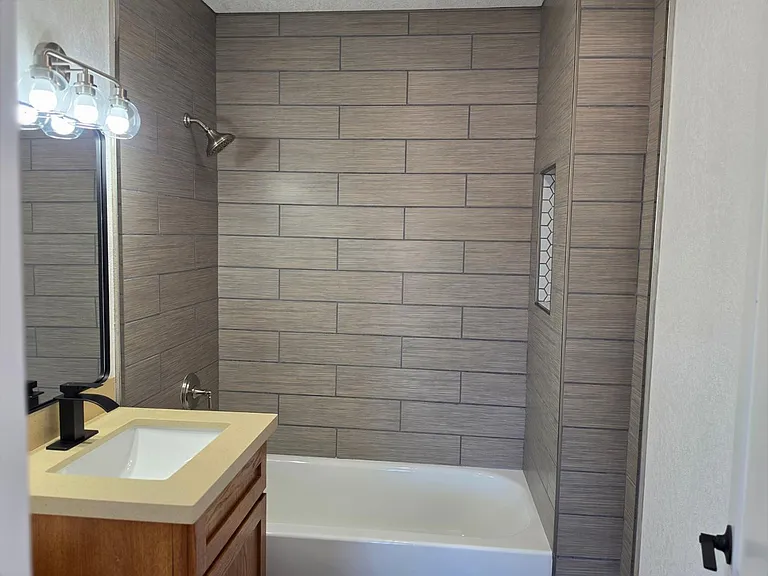 1731 E Redfield Rd — Photo 47