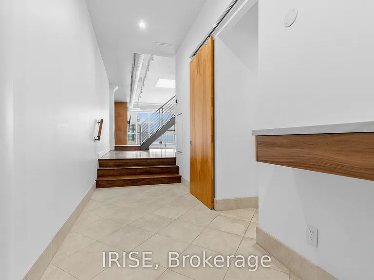 155 Dalhousie St W #Penthouse 16 — Photo 2