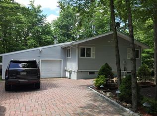 107 Arbutus Dr, Tobyhanna, PA