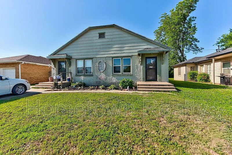 527 W Dill St