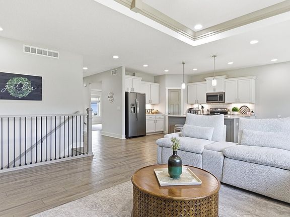 4th image of 509 NW Somerset Ct