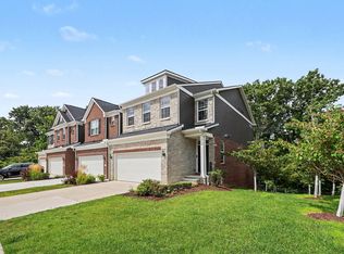 692 Peppermint Dr, Rochester Hills, MI 48307