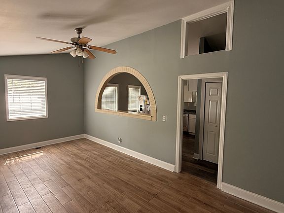 5th image of 4465 Elmdale Dr #B