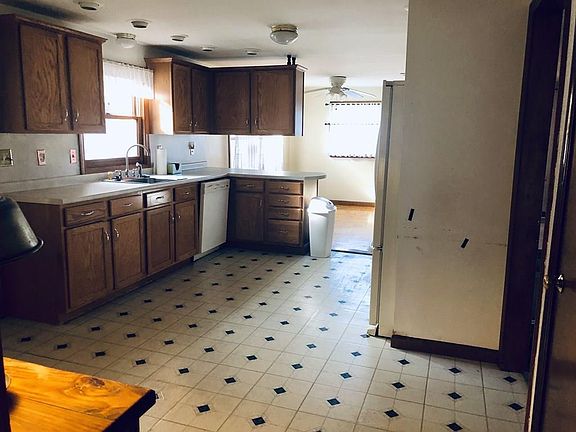 5th image of 167 Massapoag Ave