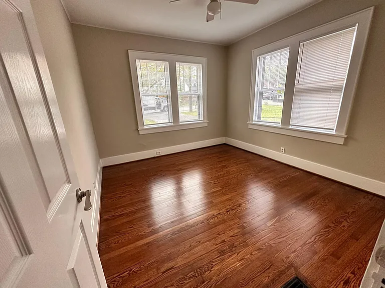 1812 Martin St — Photo 18
