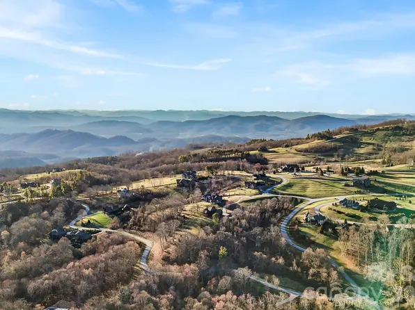 125 Thunder Mountain Rd, Hendersonville, NC 28792