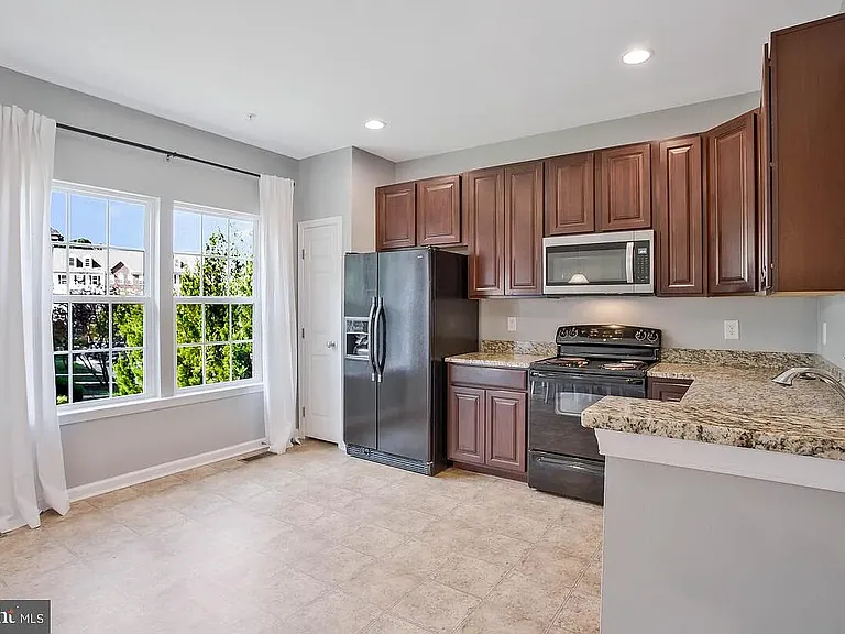 2403 Forest Ridge Ct #2 — Photo 5