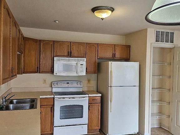 5th image of 905 Mercer Dr