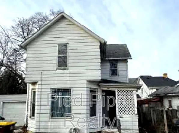 810 S James Ave, Freeport, IL 61032