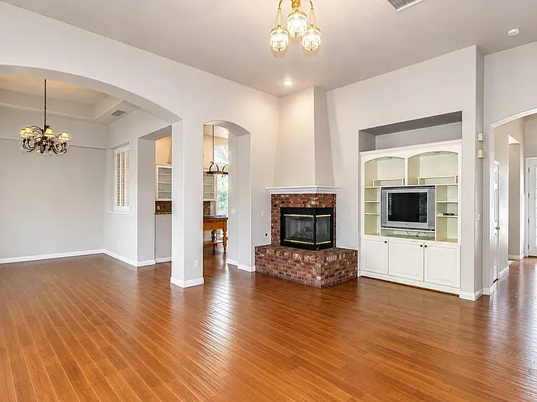 2215 Scarlet Rose Dr — Photo 6