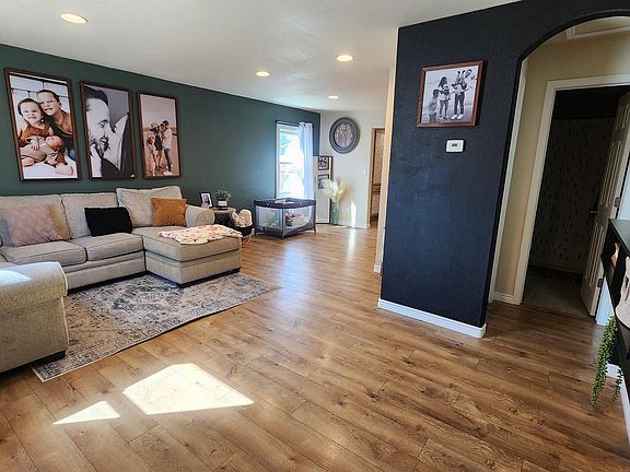 4th image of 1120 McKinley Ave