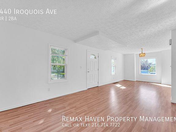3rd image of 1440 Iroquois Ave