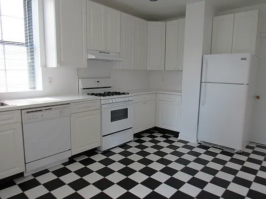 Rented by Goldfarb Properties | media 3