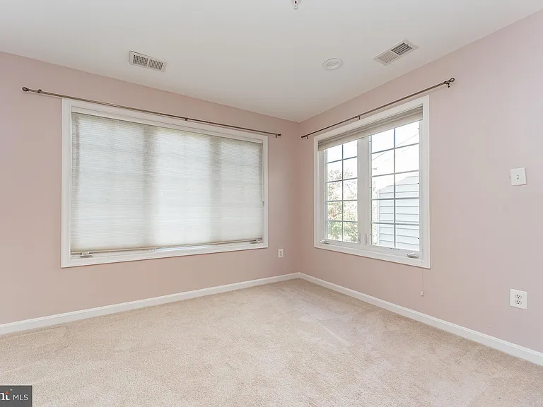 4858 Lee Hollow Pl — Photo 18