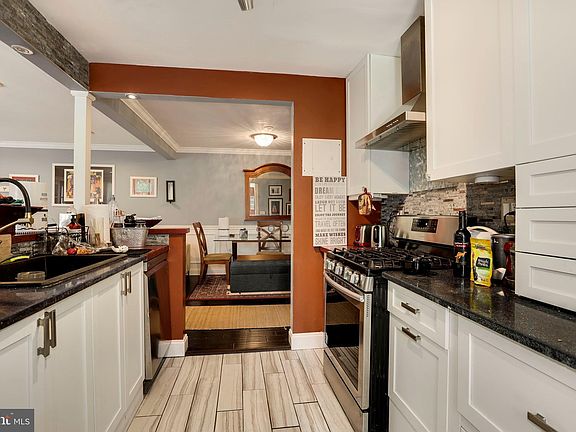 5th image of 5608 Bloomfield Dr APT 102