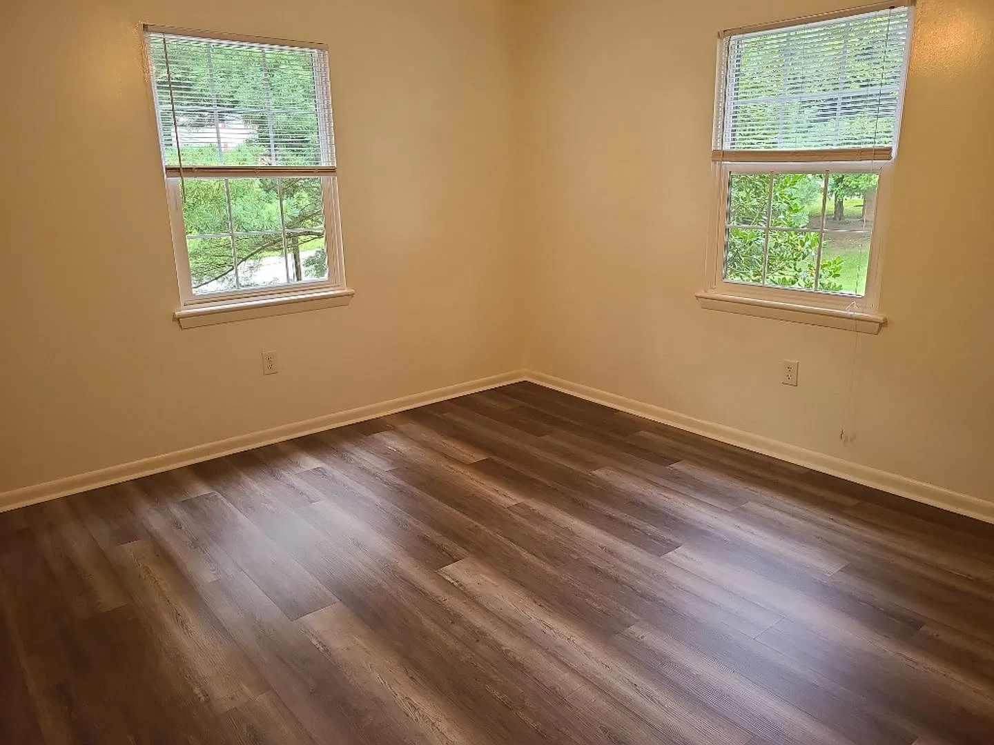 307 Loudon Rd — Photo 4