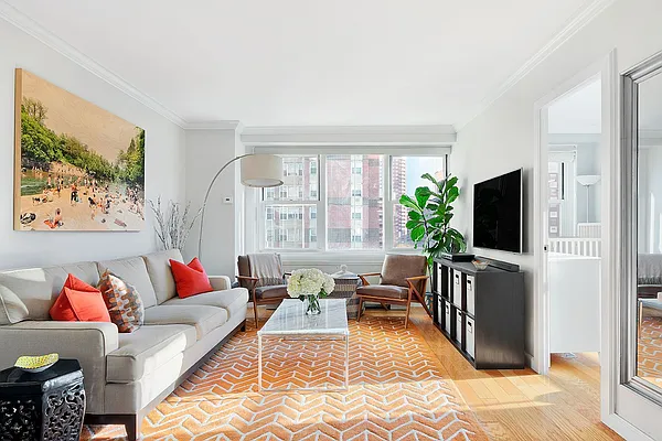Sold by Compass | media 18