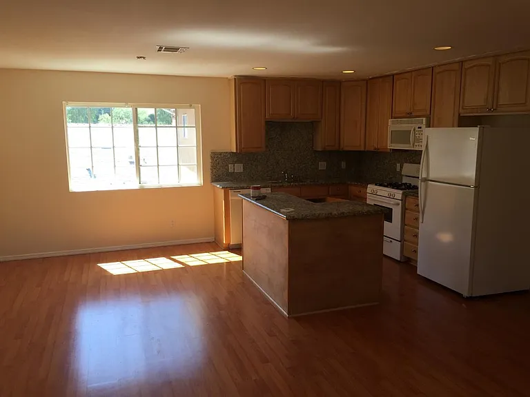 4780 Topanga Canyon Blvd #2 — Photo 4