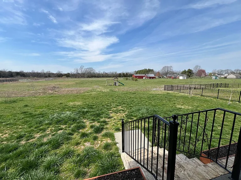 1909 Rhonda Dr — Photo 33