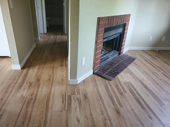 4th image of 919 75th St E #D