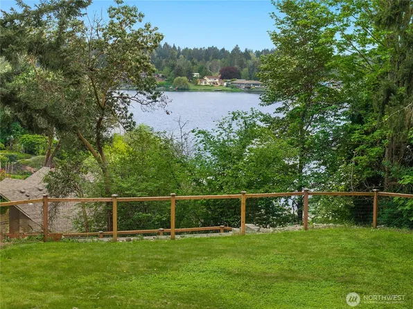 3535 Francis Drive SE, Olympia, WA 98503