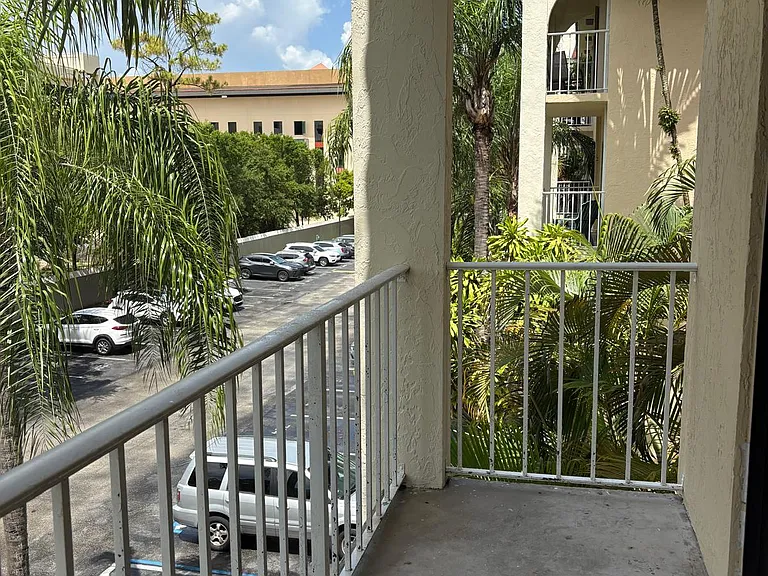 9301 SW 92nd Ave #C308 — Photo 10