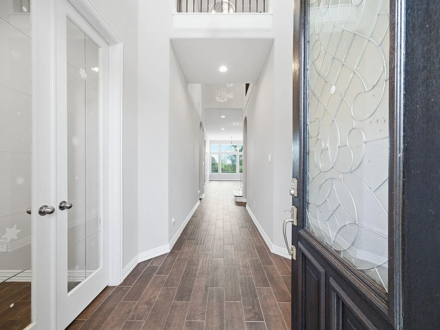 5 bed, 3.5 bath, 3333 sqft, $3,850 — Photo 4