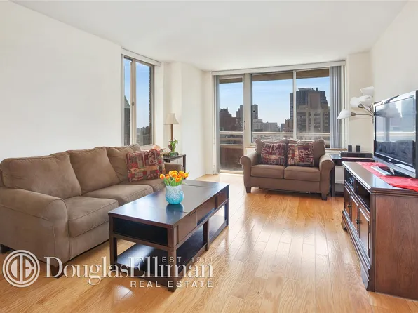 232-236 E 47th St #30B, New York, NY 10017