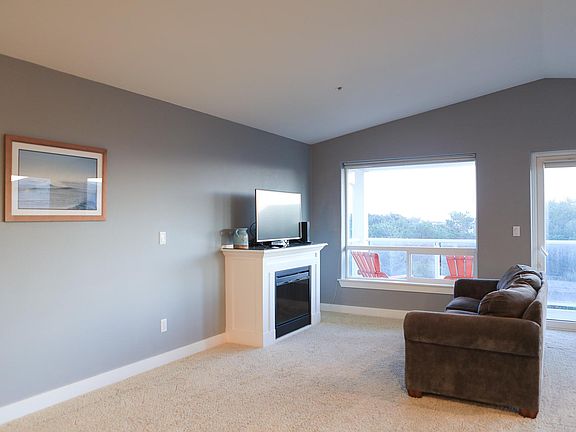 3rd image of 1600 Ocean Ave #1334