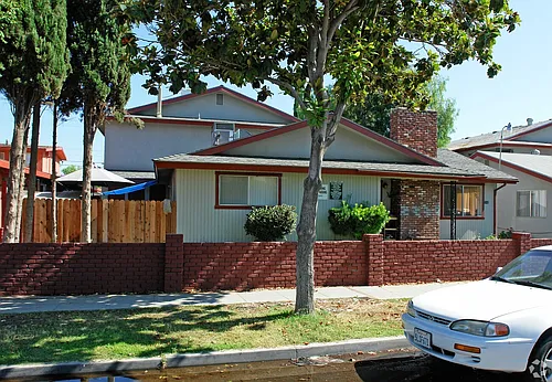 2142 W Princeton Ave #E Photo 1