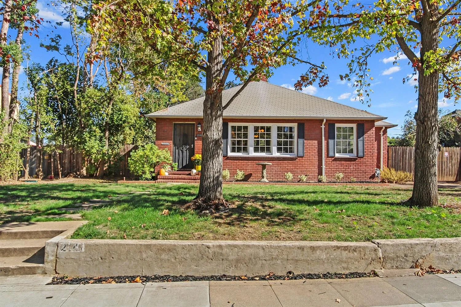 2141 36th St photo 1