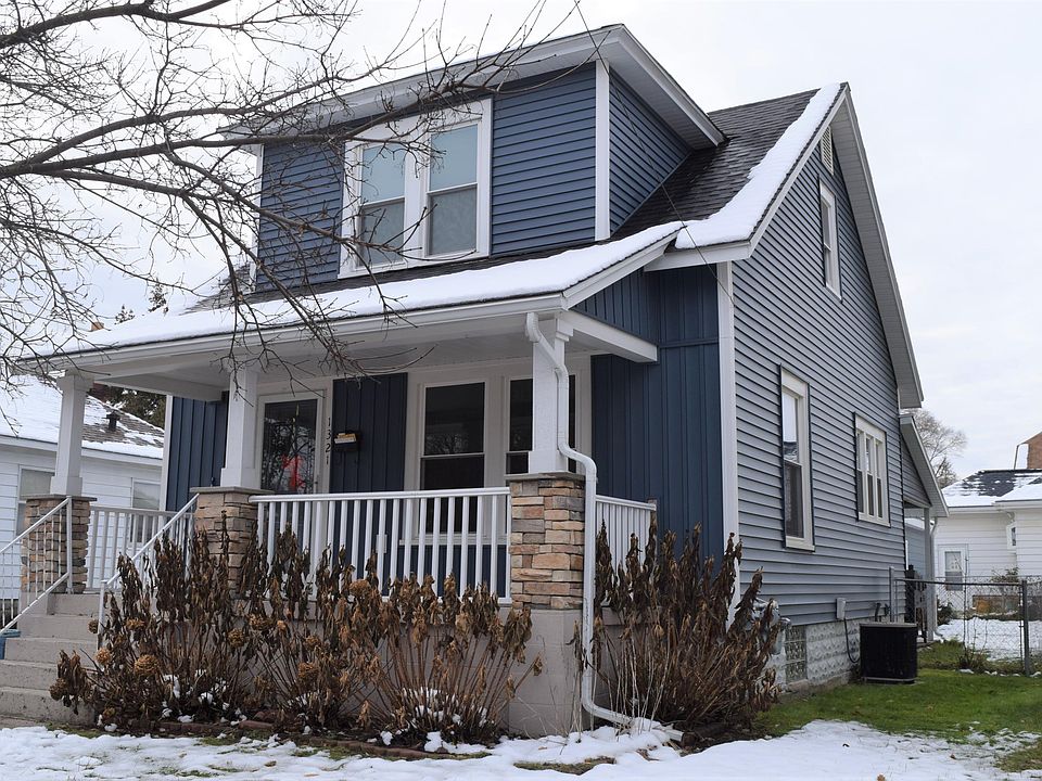 1st image of 1321 Tamarack Ave NW