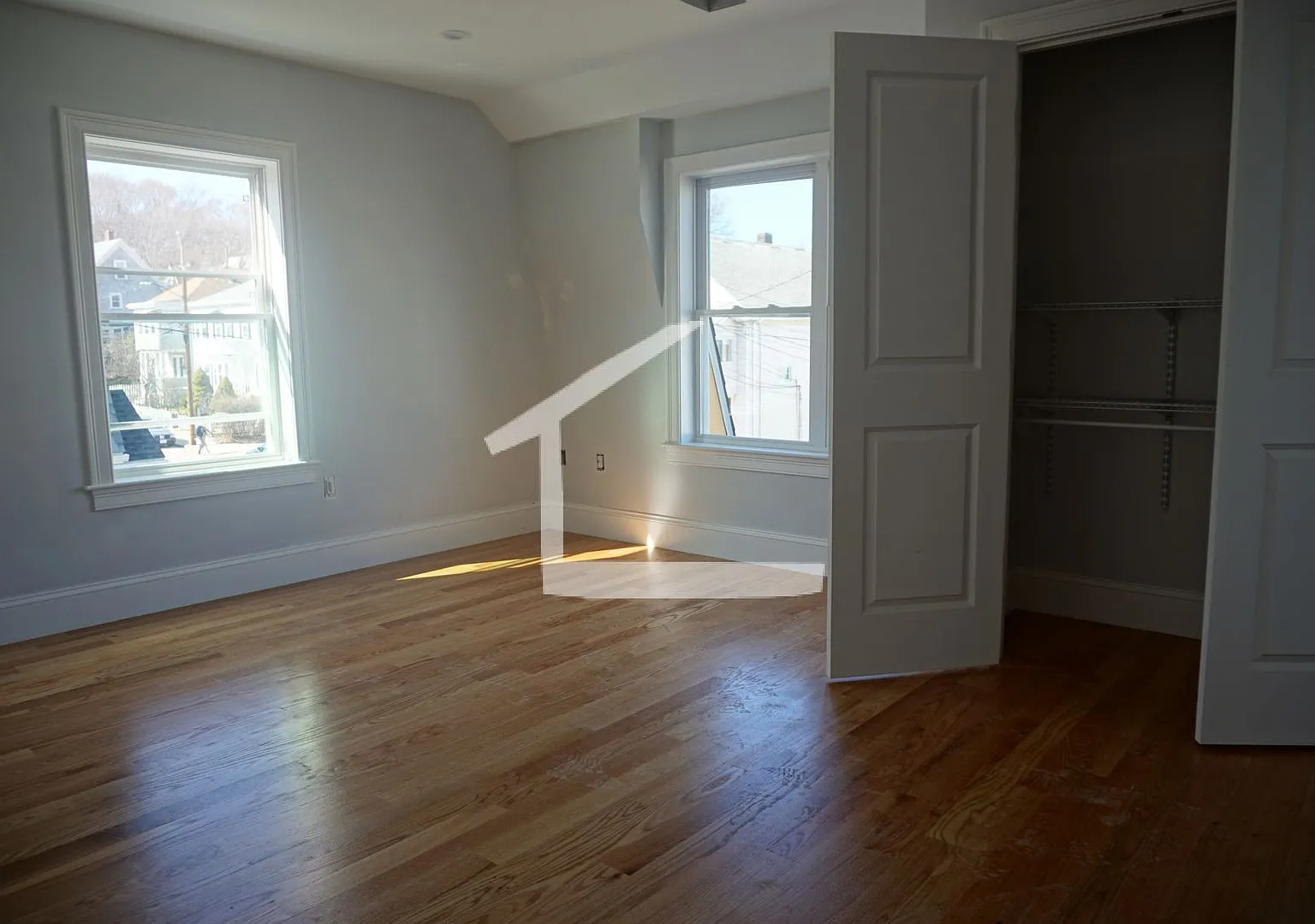 Newly Constructed 5bed, 3 bath apartment in Brighton - great value! — Photo 4