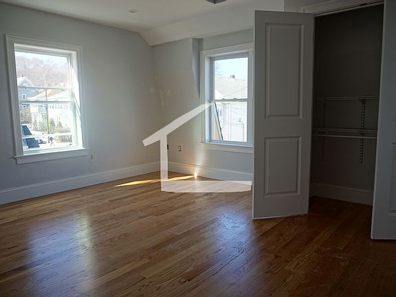 5th image of 22 Bothwell Rd #1A