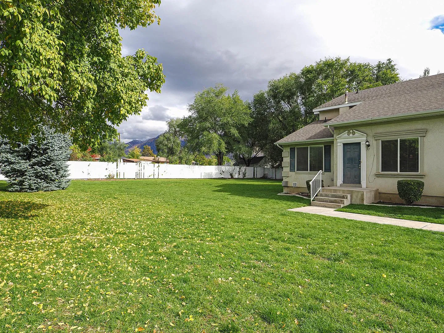 2 Bedroom, 2 Bathroom American Fork Town Home — Photo 3