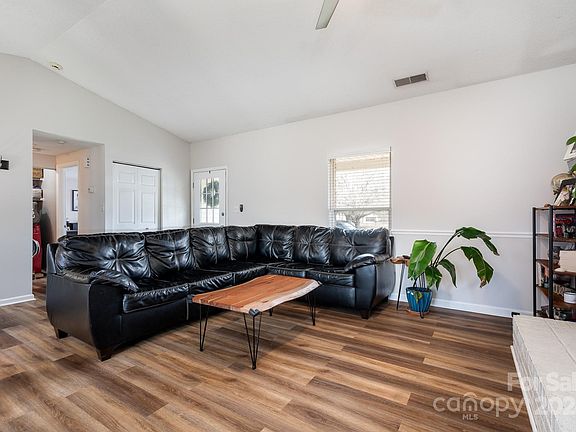 5th image of 11441 Misty Valley Ct