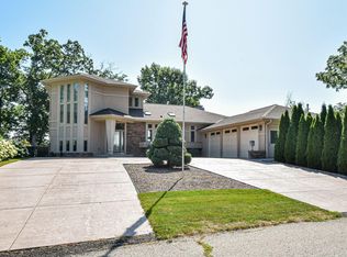 W190S7292 Lochcrest Blvd, Muskego, WI 53150