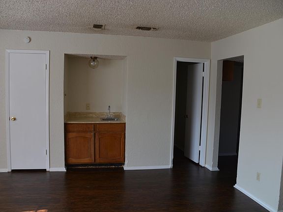 3rd image of 604 Starlinda Ct APT A