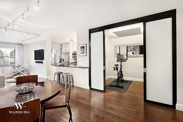 Sold by Warburg | media 4