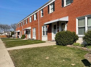 813 McHenry Rd APT D, Wheeling, IL 60090