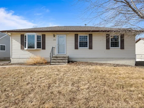 3198 3rd St, Marion, IA 52302