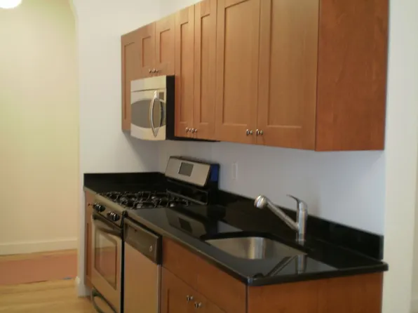 418 Saint Johns Pl APT 2A, Brooklyn, NY 11238