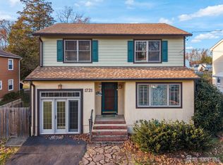 1721 Holly Rd, North Brunswick, NJ 08902