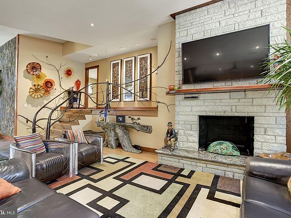 5th image of 4512 Dolphin Ln