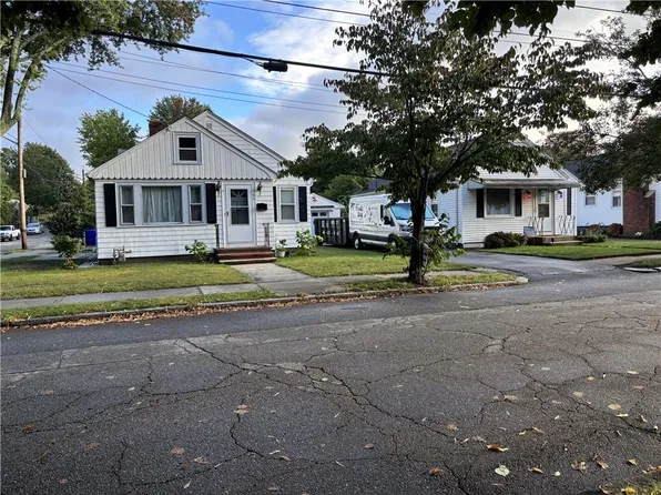46 Farm St, Providence, RI 02908