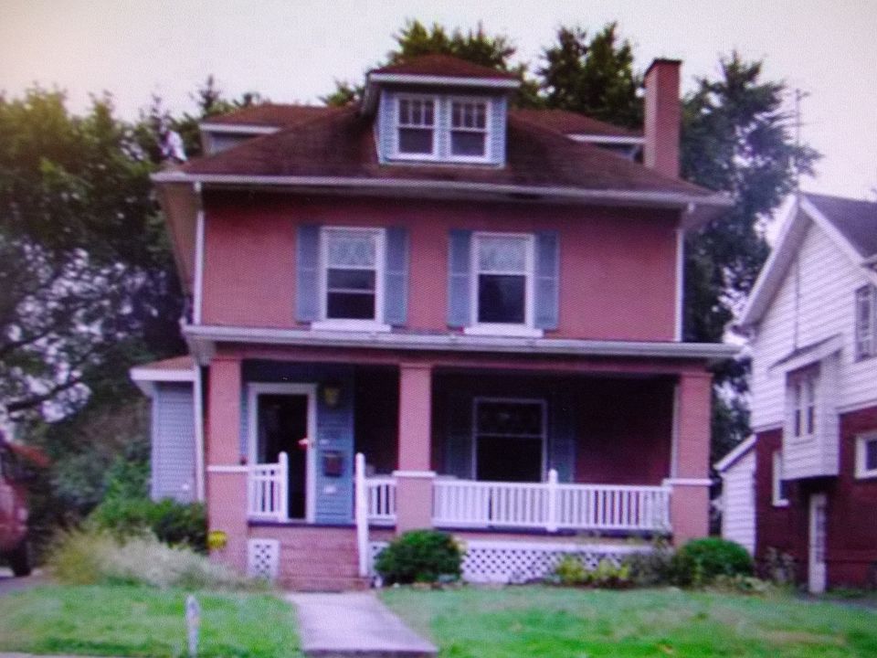 1st image of 122 E Sheridan Ave